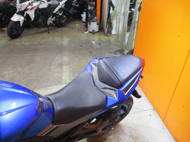 シートもこの通り破れもなければへたりもありません！当社は価格は安くても車両の質が高いので常時即売れ！